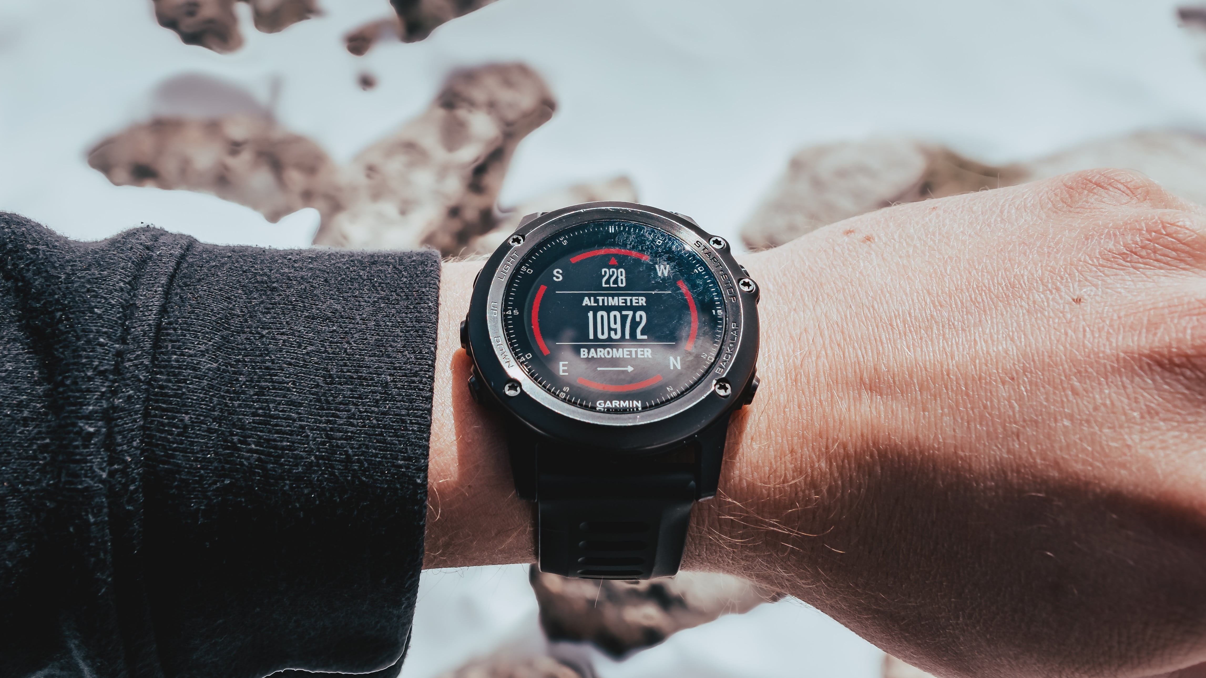 An image of a Garmin watch showing the Altimeter 