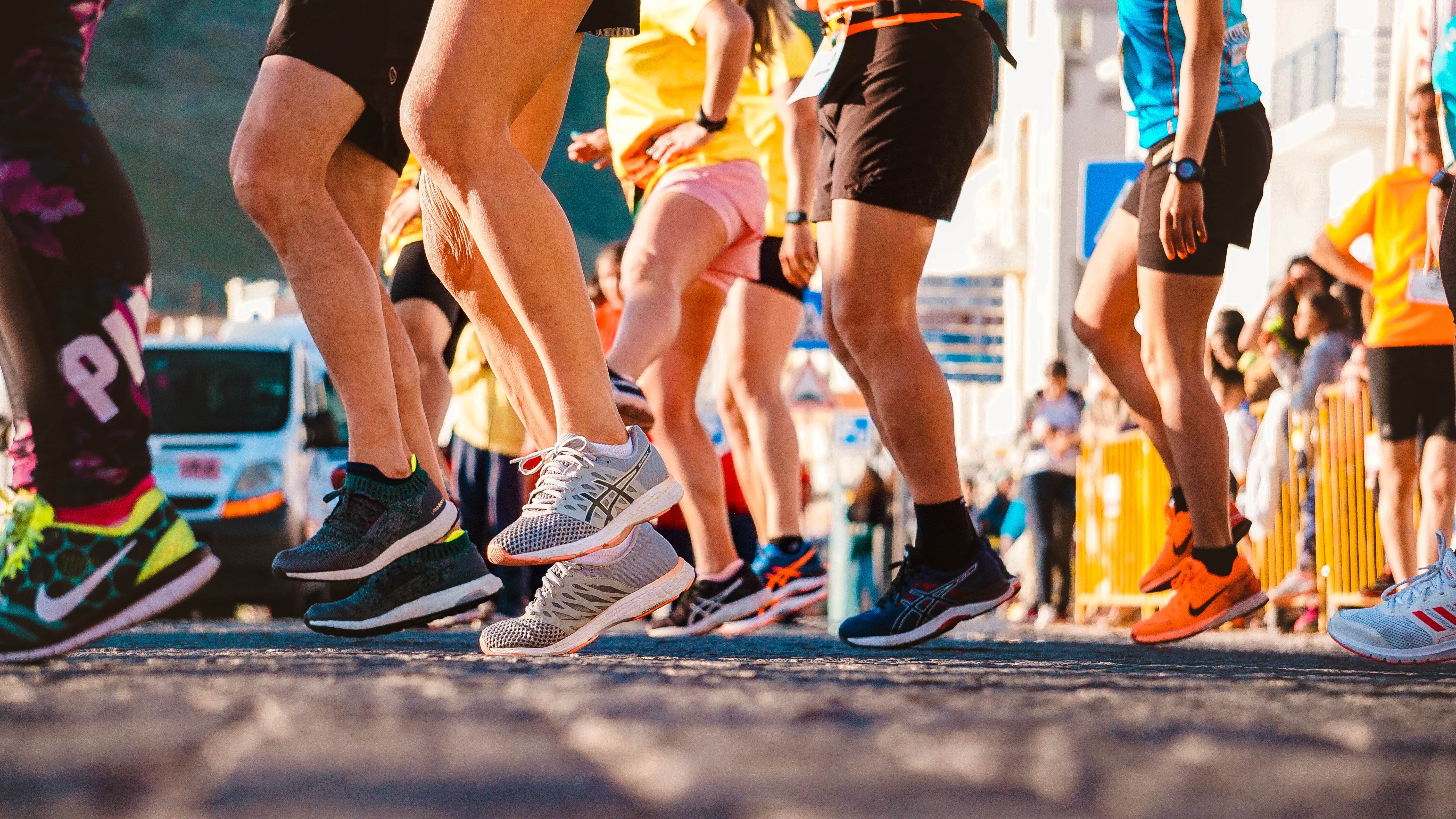 An image of a group of people ready to run a marathon