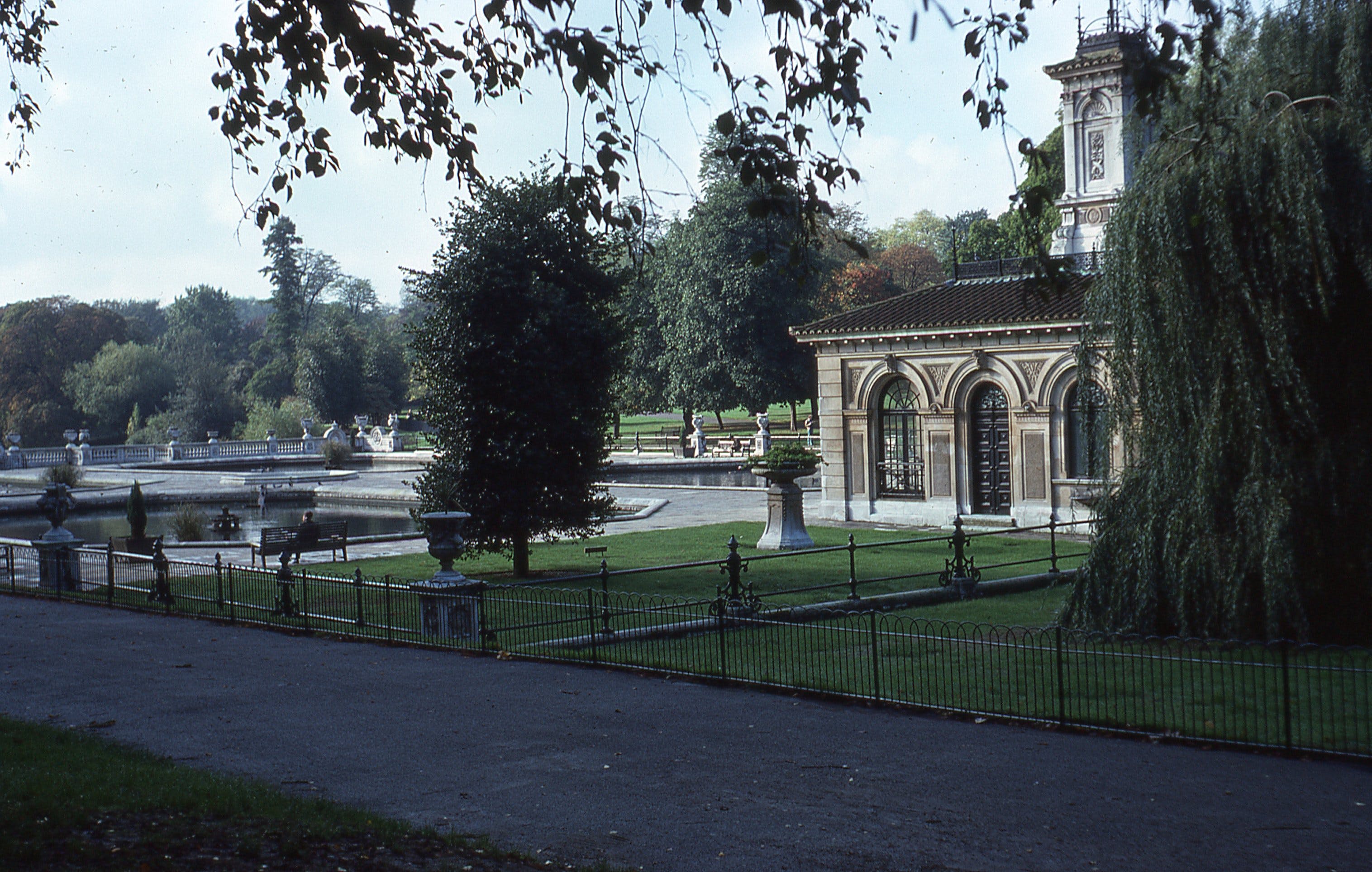 An image of a garden in Hyde Park 