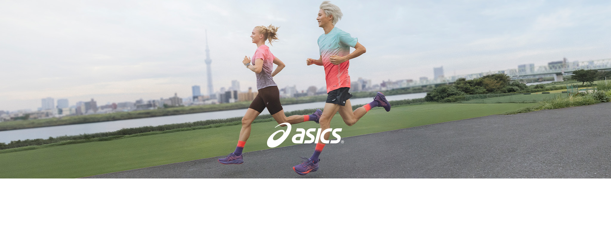 Shop Asics Novablast 5. Two people running in their Asics shoes 